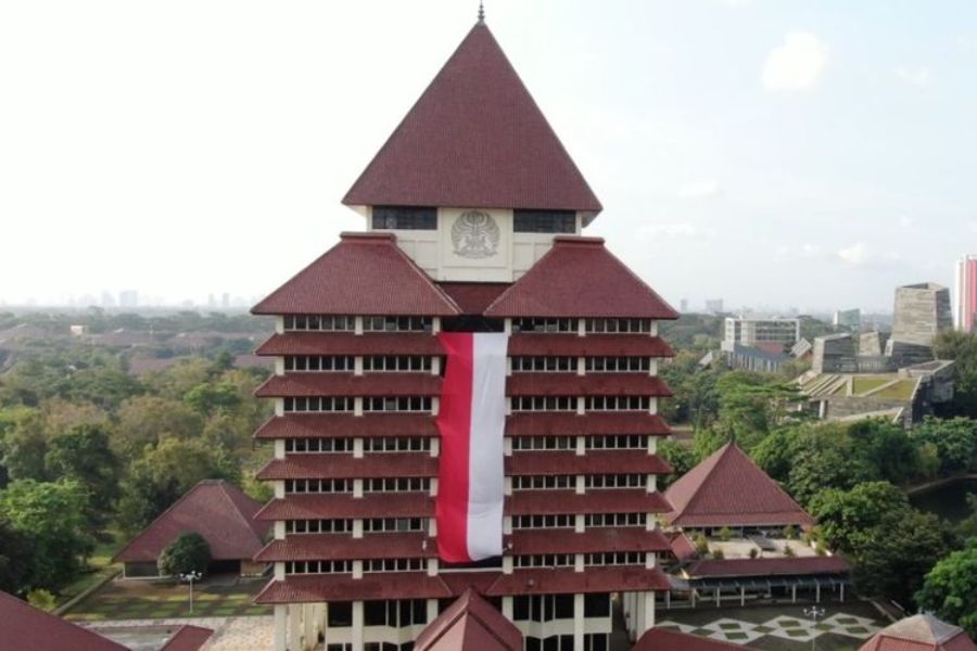 universitas tertua di indonesia